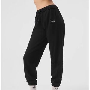 NWT Alo yoga Black Accolade sweatpant size L
